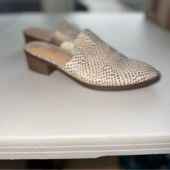 Time and Tru Women's Memory Foam Polka Dot Mules low block Est 1.5 Inches - Picture 3 of 8